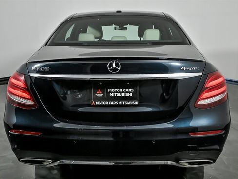 Used 2017 Mercedes-Benz E 300 4MATIC image 8