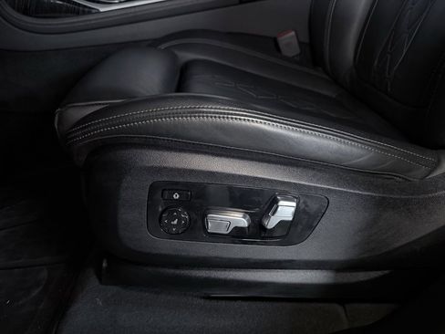 Used 2022 BMW X7 M50i image 20