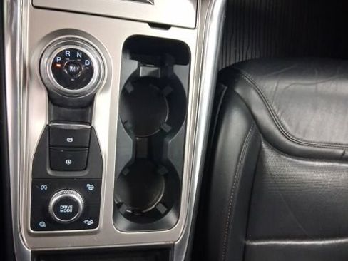 Used 2020 Ford Explorer Platinum w/ Premium Technology Package AWD/4WD image 31