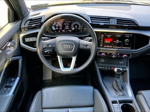 Used 2025 Audi Q3 2.0T Premium w/ Convenience Package image 5