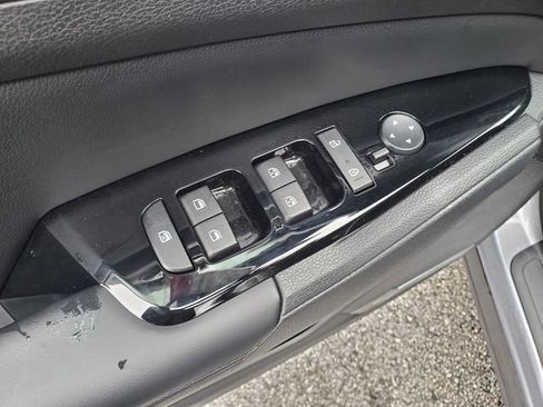 Used 2023 Kia Sportage EX image 15