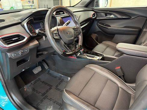Used 2022 Chevrolet TrailBlazer RS w/ Convenience Package AWD/4WD image 9