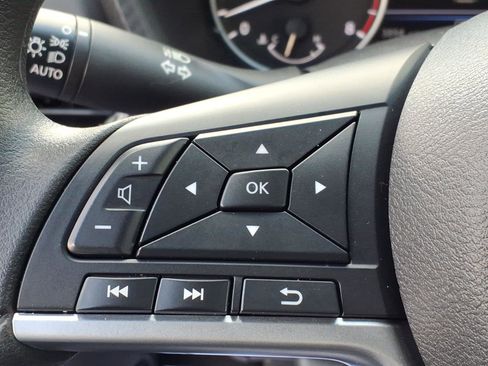 Certified 2025 Nissan Sentra SV image 27