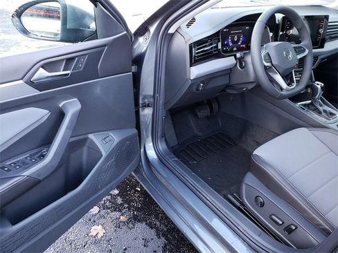 New 2026 Volkswagen Jetta SE image 6