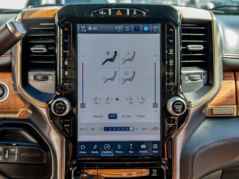 Used 2024 RAM 2500 Limited w/ Safety Group image 28