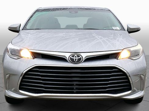 Used 2017 Toyota Avalon XLE image 3