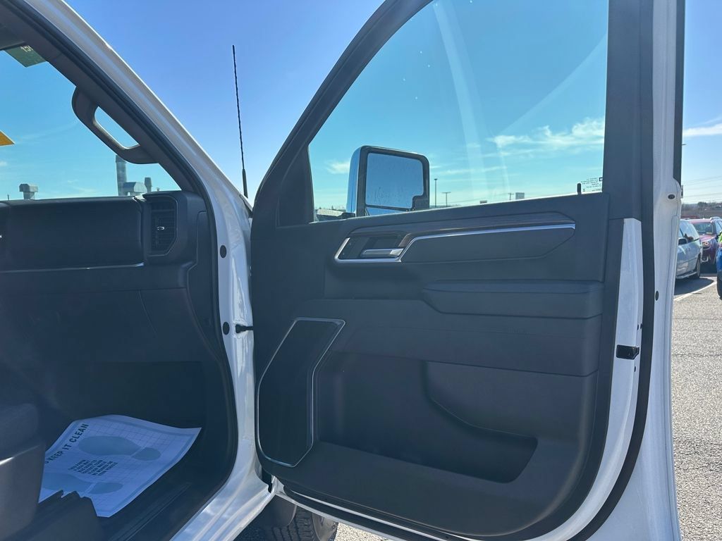 Used 2025 Chevrolet Silverado 2500 LT w/ Convenience Package AWD/4WD image 19
