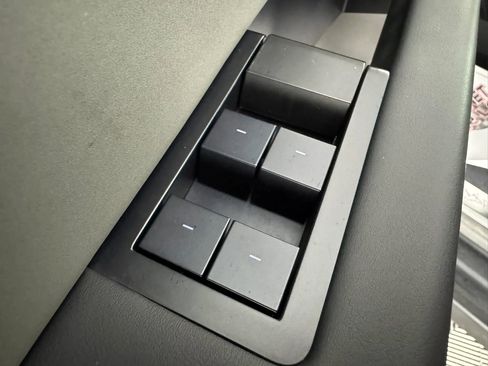 Used 2025 Tesla Cybertruck AWD Crew Cab image 36