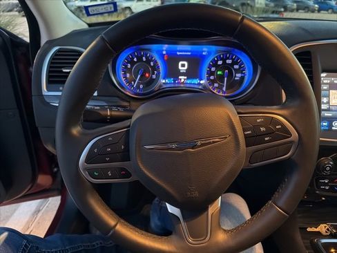 Used 2020 Chrysler 300 Touring w/ Sport Appearance Package image 16