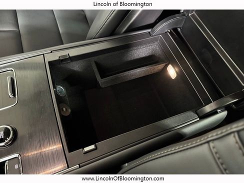 New 2026 Lincoln Aviator AWD w/ Jet Appearance Package image 32