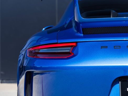 Certified 2018 Porsche 911 GT3 image 14