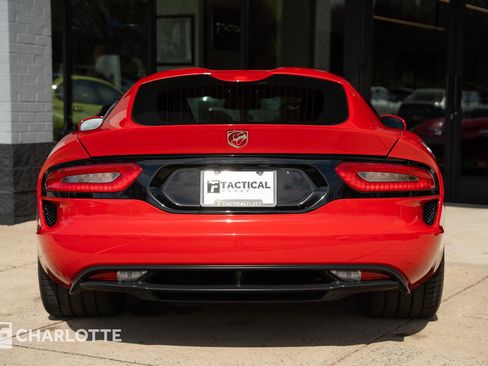 Used 2013 SRT Viper GTS w/ GTS Laguna Interior Pkg image 16