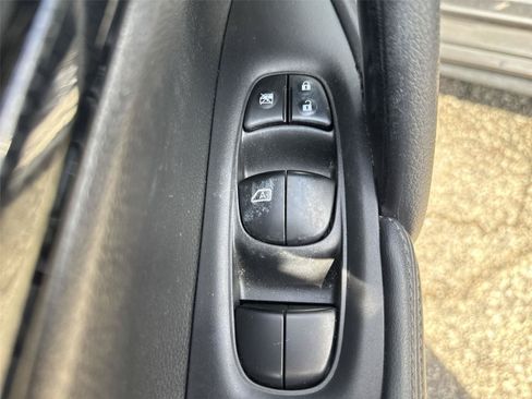 Used 2020 Nissan Rogue SL w/ Premium Package FWD image 13