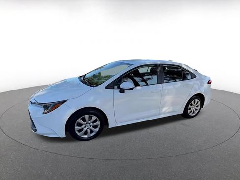 Used 2025 Toyota Corolla LE FWD image 7
