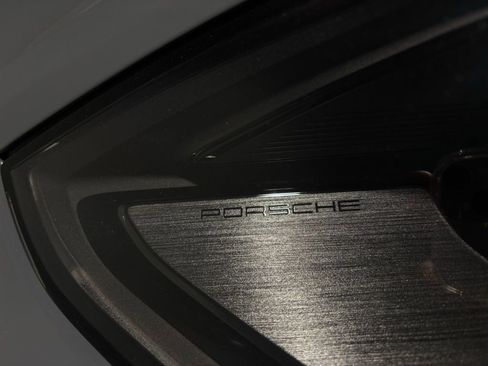 Certified 2025 Porsche Cayenne AWD/4WD image 41