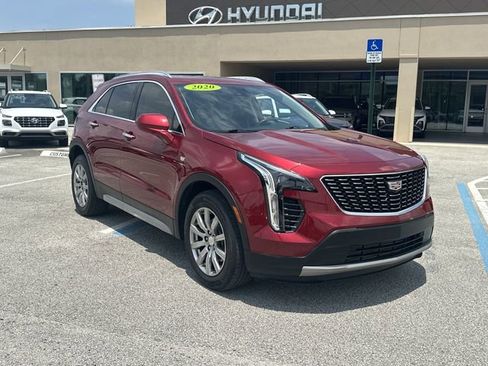 Used 2020 Cadillac XT4 Premium Luxury w/ Cold Weather Package FWD image 4