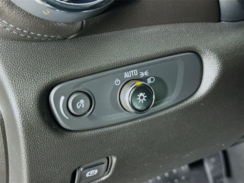 Used 2022 Chevrolet Blazer LT image 11