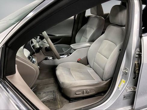 Used 2020 Chevrolet Malibu LT FWD image 18
