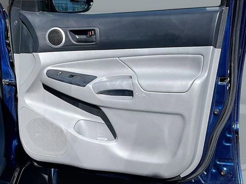 Used 2014 Toyota Tacoma PreRunner w/ TRD Sport Package image 28