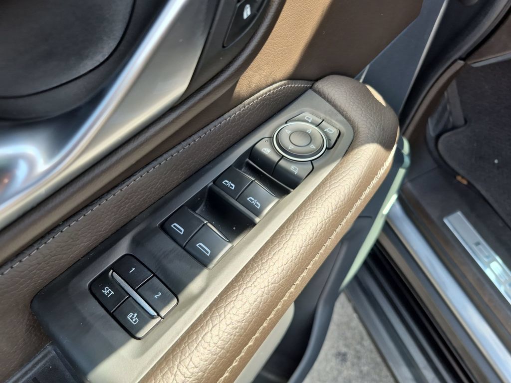 Used 2022 GMC Yukon XL Denali RWD image 21