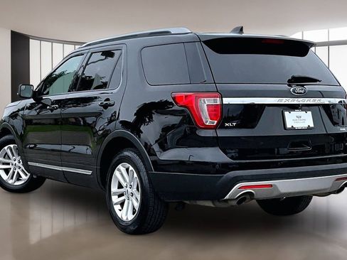 Used 2017 Ford Explorer XLT w/ Equipment Group 202A FWD image 12