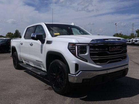 Used 2023 GMC Sierra 1500 SLT w/ SLT Premium Plus Package AWD/4WD image 3
