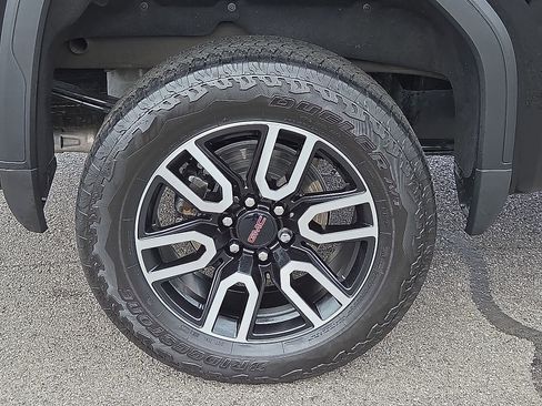 Certified 2025 GMC Sierra 1500 AT4 w/ AT4 Premium Package AWD/4WD image 7