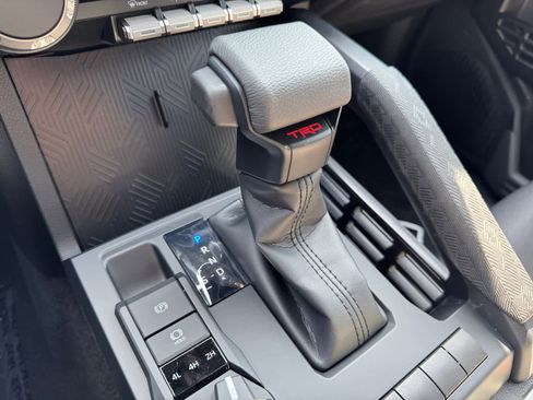 Used 2025 Toyota Tacoma TRD Sport image 7