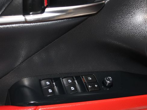 Used 2020 Toyota Camry XSE FWD image 9