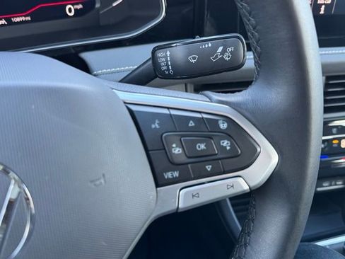 Certified 2025 Volkswagen Jetta SEL image 40