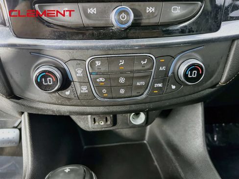 Used 2019 Chevrolet Traverse LT w/ LT Premium Package FWD image 22