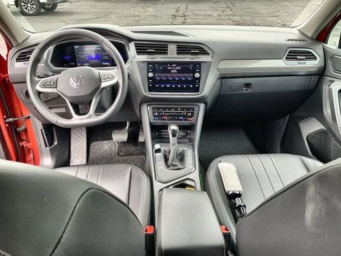 Used 2023 Volkswagen Tiguan SE FWD image 19