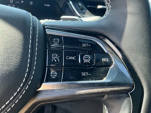 Used 2023 Jeep Grand Cherokee Overland w/ Adv Protech Group III AWD/4WD image 23