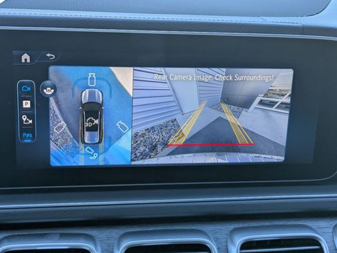 New 2026 Mercedes-Benz GLS 580 4MATIC image 13