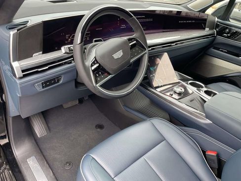 New 2025 Cadillac Escalade IQ Luxury 2 image 21