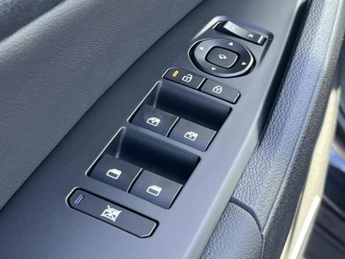 New 2026 Kia Sportage SX FWD image 23
