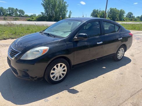 Used 2012 Nissan Versa SV w/ Convenience Pkg FWD image 1