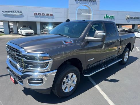 Used 2026 RAM 2500 Big Horn AWD/4WD image 6