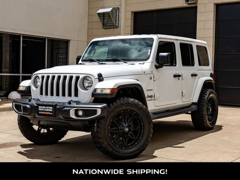 Used 2020 Jeep Wrangler Unlimited Sahara AWD/4WD image 4