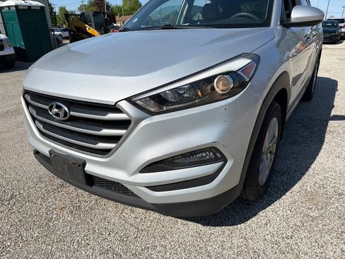 Used 2017 Hyundai Tucson SE AWD/4WD image 2
