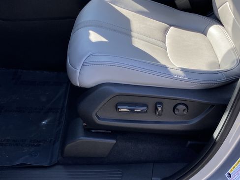 Used 2023 Honda Pilot EX-L image 17