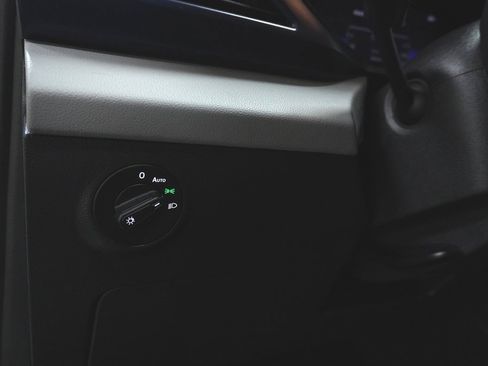 Used 2022 Volkswagen Taos SE image 20