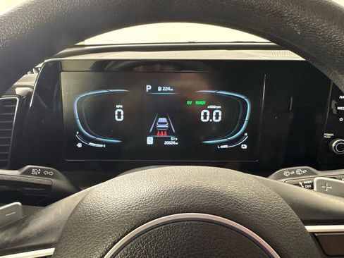 Used 2025 Kia Sportage LX image 14