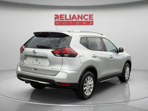 Used 2018 Nissan Rogue SV AWD/4WD image 6