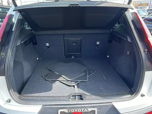 Used 2025 Volvo XC40 B5 Plus AWD/4WD image 30