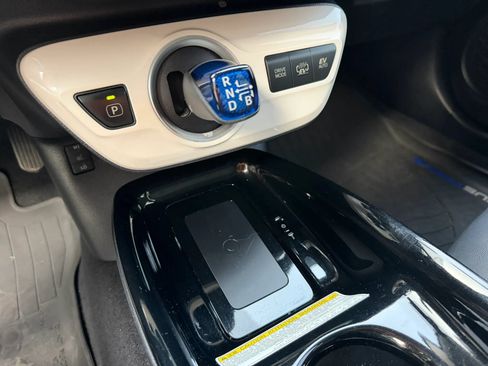 Used 2017 Toyota Prius Prime Premium FWD image 25