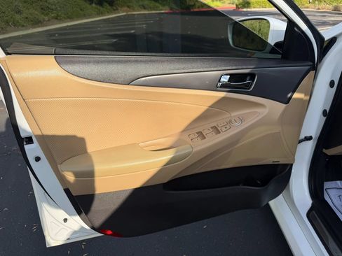 Used 2014 Hyundai Sonata Limited w/ Panoramic Sunroof Package 02 FWD image 10