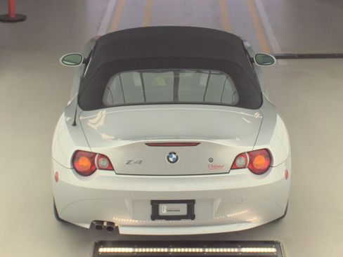 Used 2004 BMW Z4 2.5i image 3