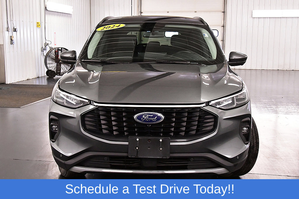 Used 2024 Ford Escape Platinum AWD/4WD image 2