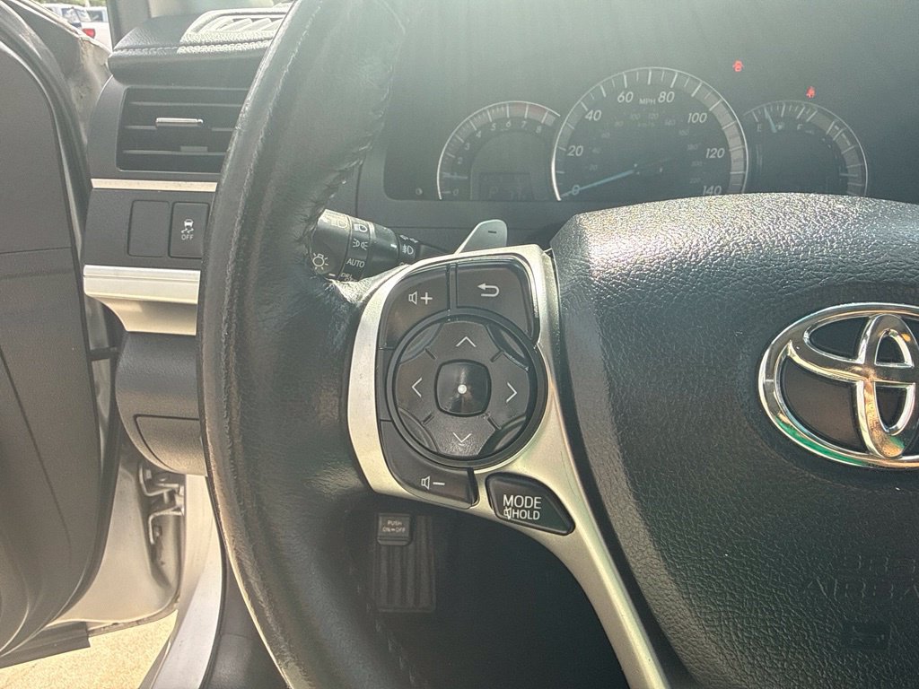 Used 2014 Toyota Camry SE FWD image 18